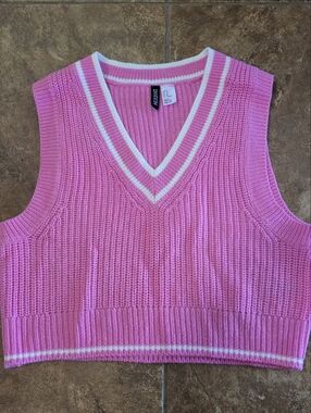 Pink White | DIVIDED | Cropped Sweater Vest